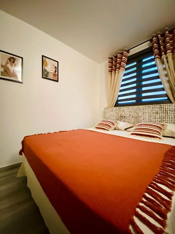 Ti Karet - Charmant Logement Avec Jacuzzi Et Vue Mer Terre-De-Haut Apartment