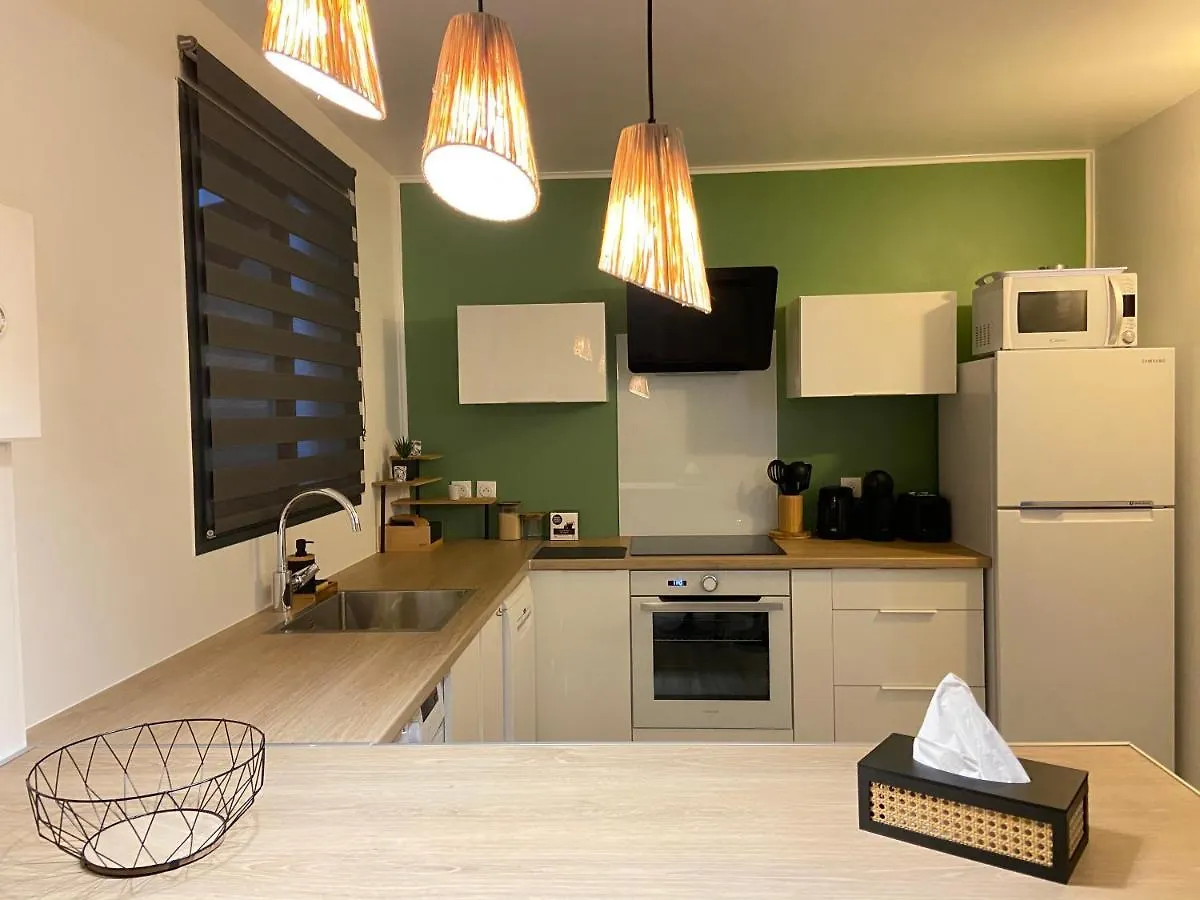 Ti Karet - Charmant Logement Avec Jacuzzi Et Vue Mer Terre-De-Haut