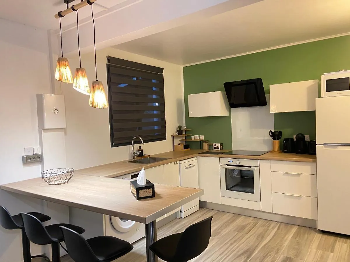 Ti Karet - Charmant Logement Avec Jacuzzi Et Vue Mer Terre-De-Haut Apartmán